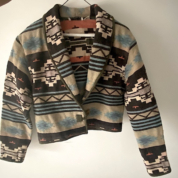 Patterned Crop Coat - Picture 3 of 3